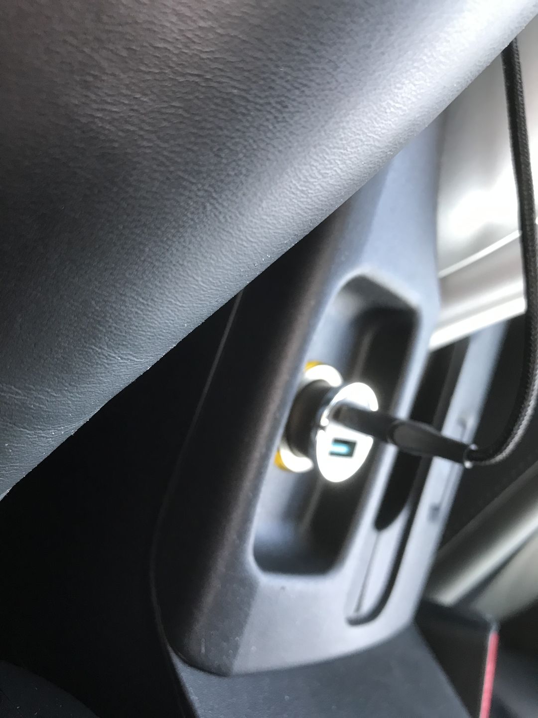 Customer photo review of Wegman Autolader Fast Charge QC3.0 45W 5A