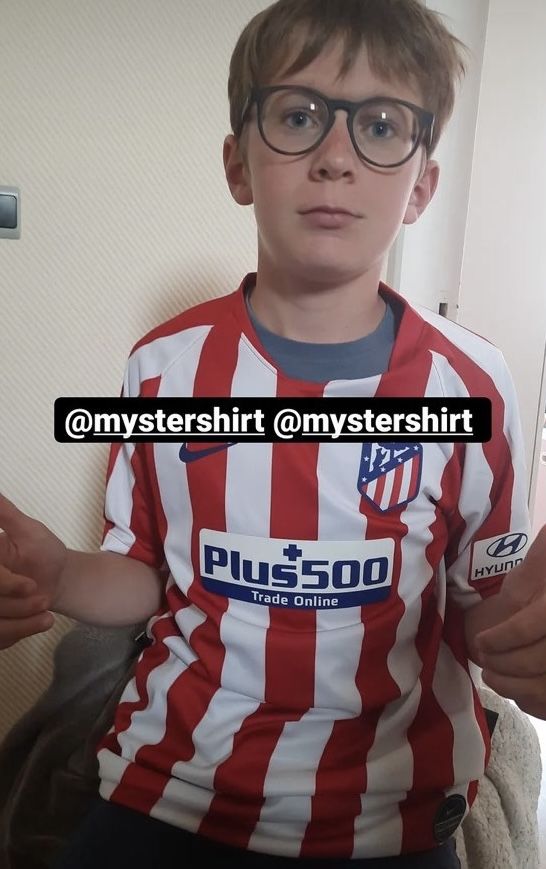 Customer photo review of Classic Voetbalshirt Mystery Box