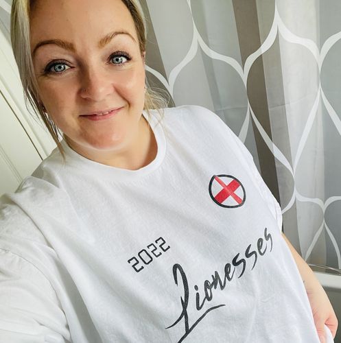 Customer photo review of England Lionesses Tee
