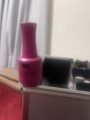 Customer photo review of Acrílico Milk Glow 1 oz Fantasy Nails