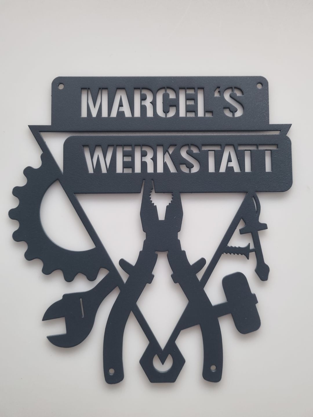 Customer photo review of Werkstattschild - Dreieck aus edlem Stahl (personalisierbar)