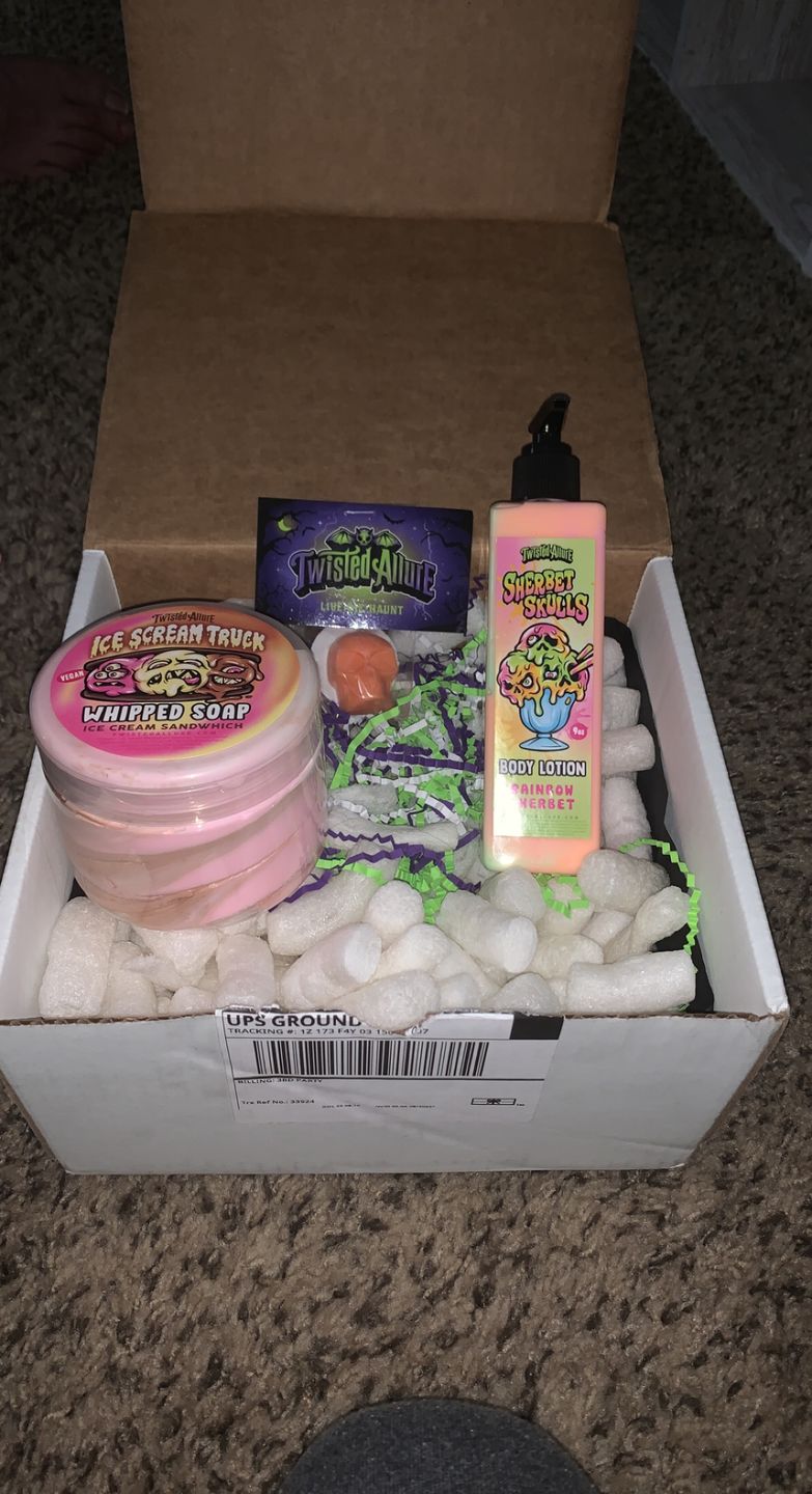 Customer photo review of Sherbet Skulls Body Lotion