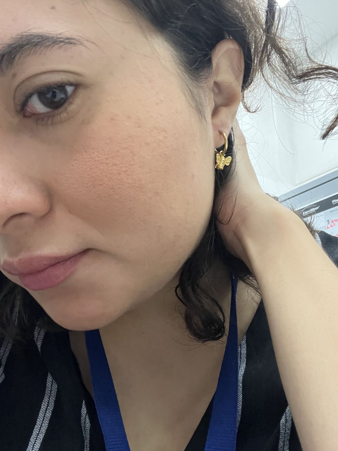 Customer photo review of Aretes Beecuff