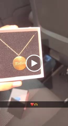 Customer video review of Coin | Halskette + Gravur