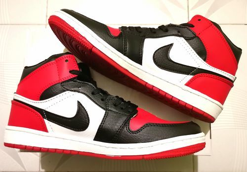 Customer photo review of Tenis Retro 1 Chicago Red