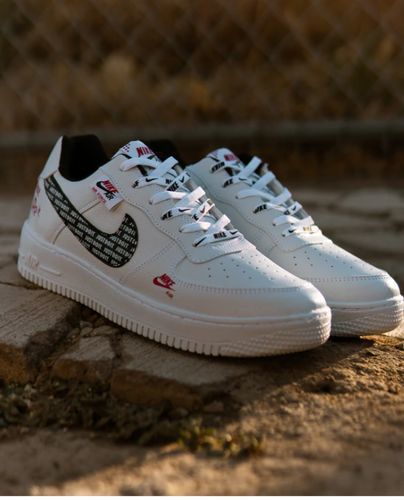 Customer photo review of Tenis 270 Blanco Negro Rojo