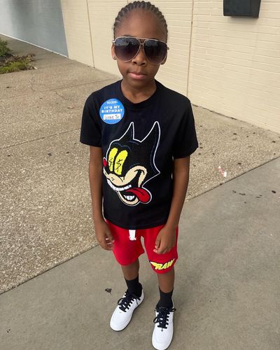 Customer photo review of Cash Chenille Crew Neck T-Shirts and RAW Wing Chenille Cotton Shorts Set