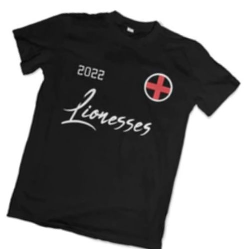 Customer photo review of England Lionesses Tee