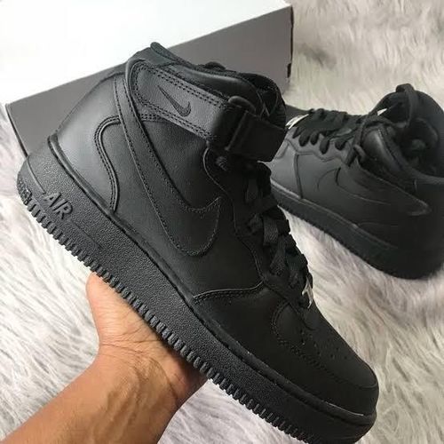 Customer photo review of Tenis 841 Negro Total