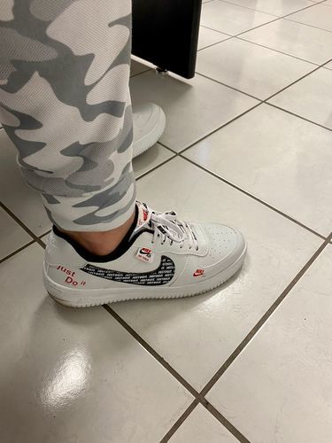 Customer photo review of Tenis 270 Blanco Negro Rojo