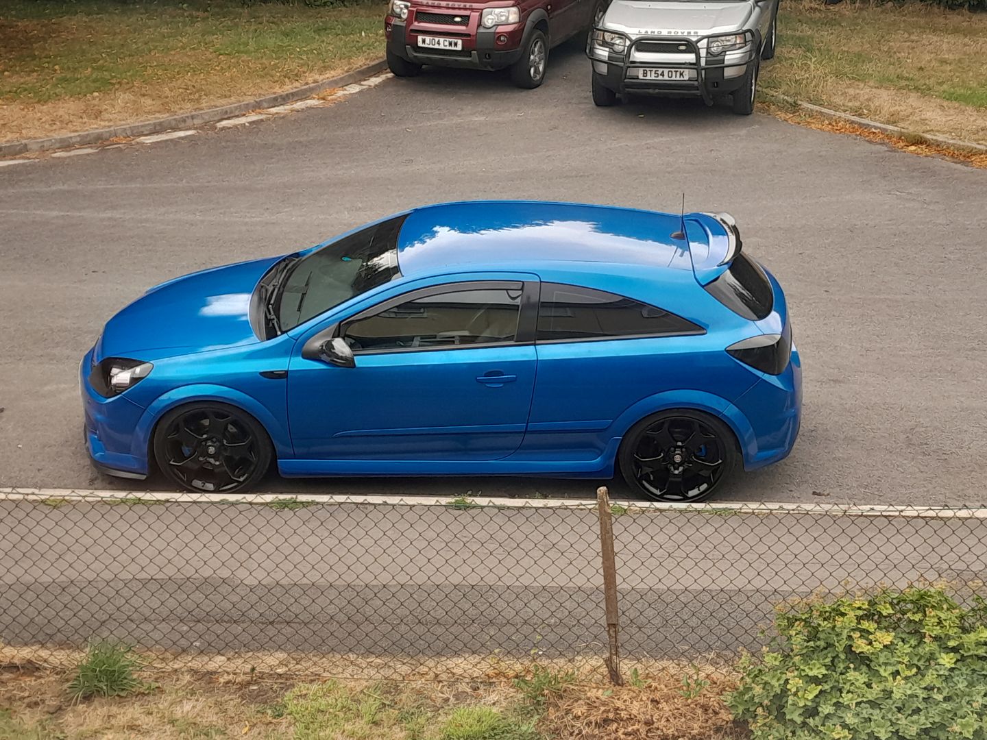 Customer photo review of EZ Blue Vision FishScale Window & Glass Cloth 16x16"