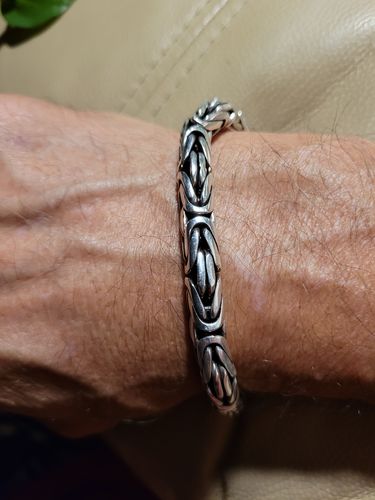 Customer photo review of Men's Heavy Bracelet 7.5mm Round Byzantine Chain in Sterling Silver