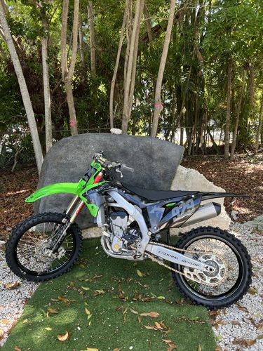 Customer photo review of KAWASAKI - Black Sides / Black Top / Black Ribs