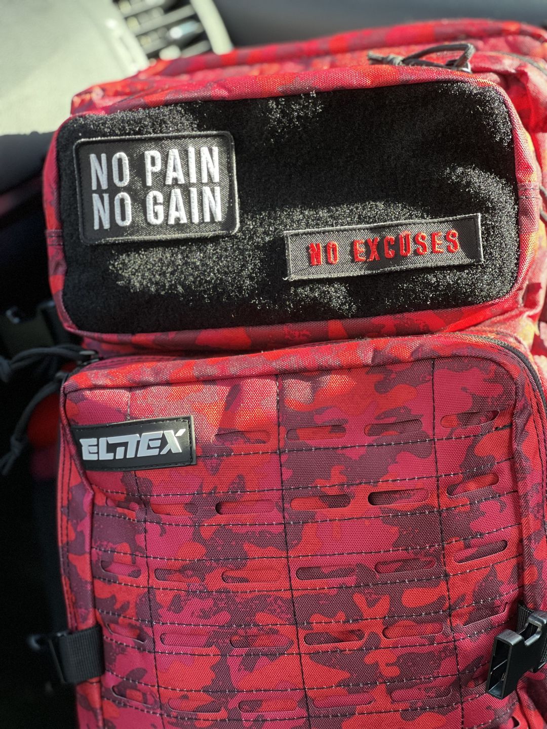 Customer photo review of Parche No Excuses