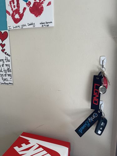 Customer photo review of OnlyBands Jet Tag