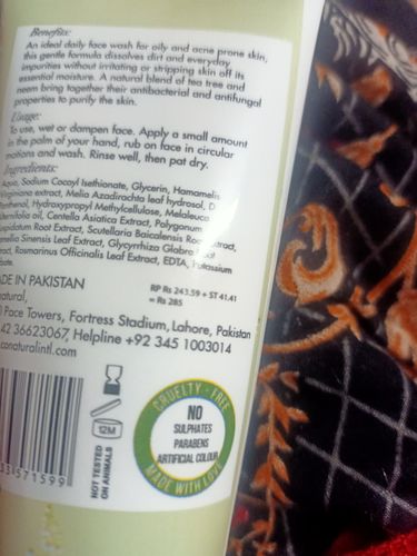 Customer photo review of Tea Tree & Neem Face Wash