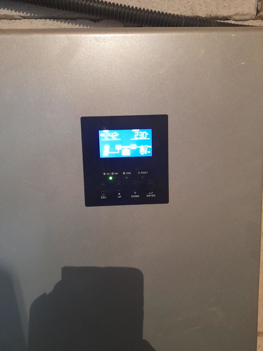 Customer photo review of Kit Panouri Fotovoltaice Invertor 5KVA 220V Off Grid Hibrid Solar Acumulatori Gel