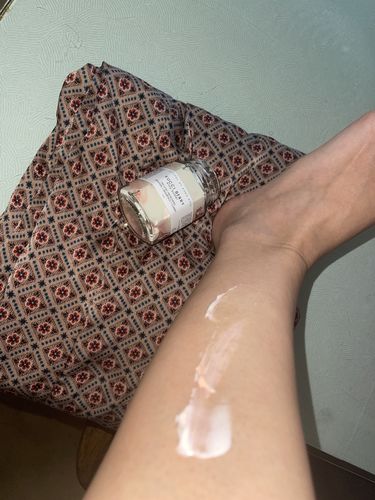 Customer photo review of Kucci Berry Kitty Butter (clear ingrowns, dark marks and texture)