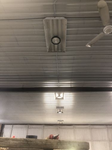 Customer photo review of LED High Bay - 150W - 21,200 Lumens - HB8 - Hook Mount - 6kV Surge Protector - UFO Series - UL+DLC5.1
