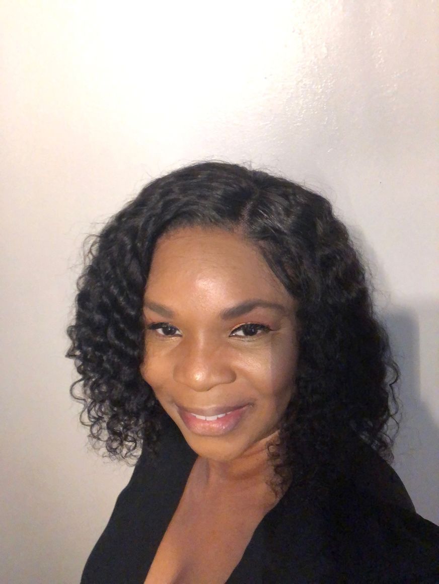 Customer photo review of Amaya Deep Curly Bob 5X5 Lace Closure Wig