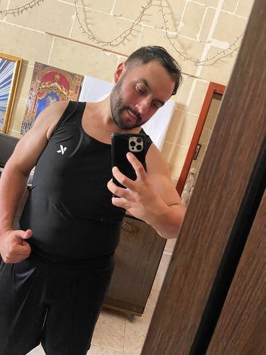 Customer photo review of Men's Heat-Trapping Sweat Vest