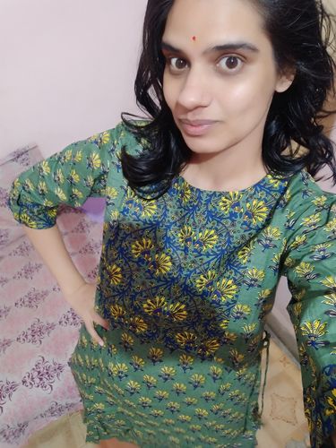 Customer photo review of Yellow Lillies Short Kurti