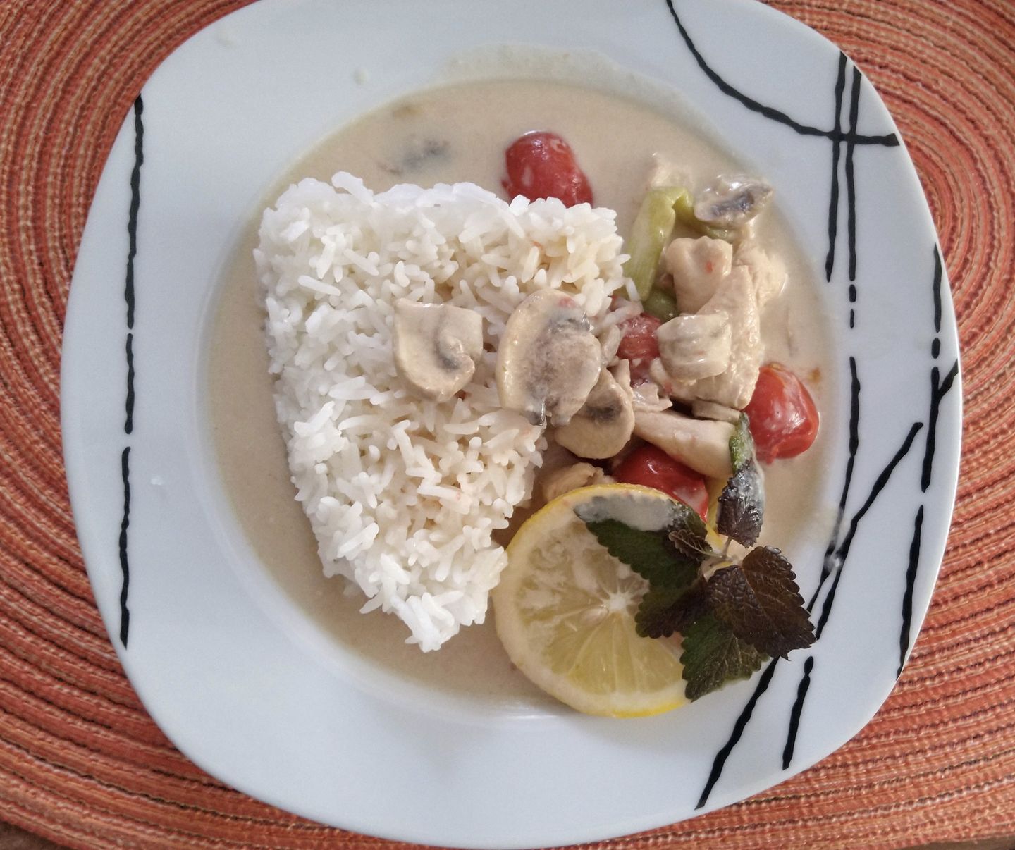 Customer photo review of Tom Kha Sparpackung (für 3-4 Portionen) mit 400ml Kokosmilch