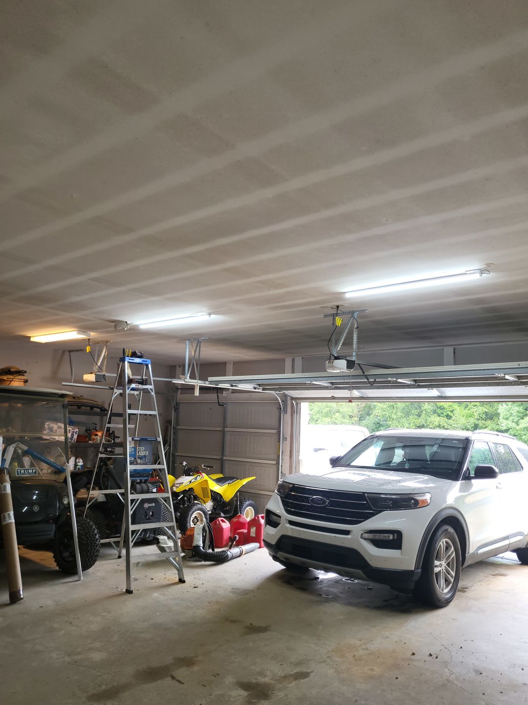 Customer photo review of T8 4ft Integrated LED Tube Light 30W V Shape,  Hight Output Linkable 4 FT LED Shop Light, Plug and Play, 3900LM, 6500K Clear, Damp Location, For Garage, Workshop, Basement