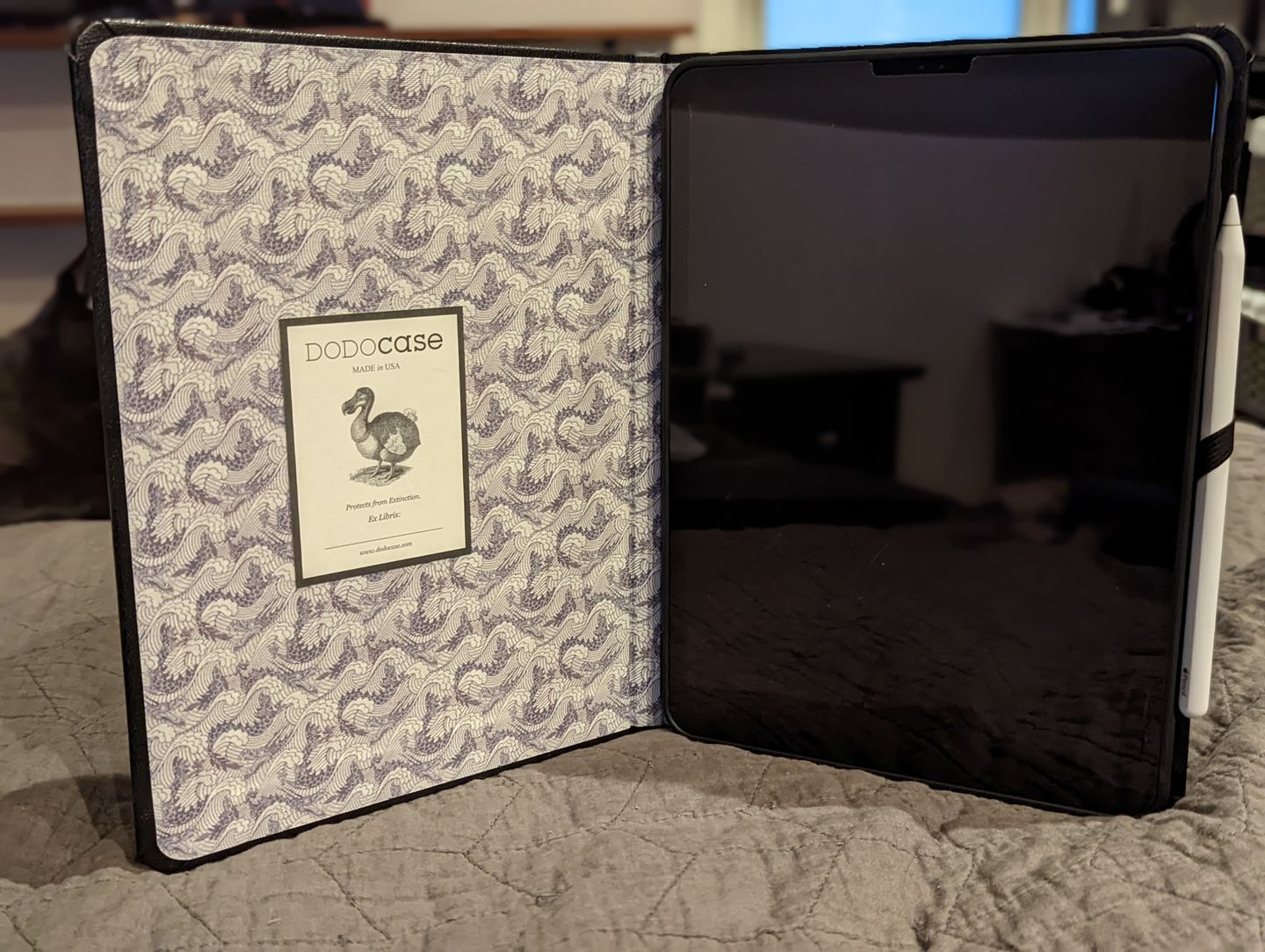 Customer photo review of Classic Black iPad Case