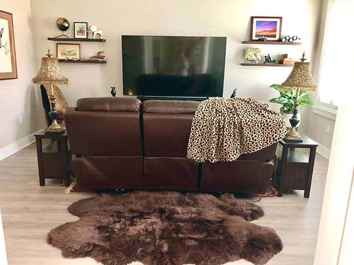 Customer photo review of Faux Sheepskin Area Rug, Fluffy & Soft fur Rug
