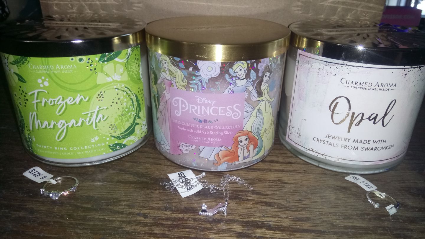 Customer photo review of Surprise Jewelry Candle