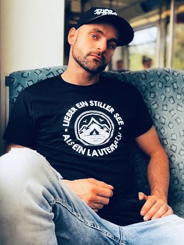 Customer photo review of SHIRT BUBEN • LIEBER EIN STILLER SEE ALS EIN LAUTERBACH
