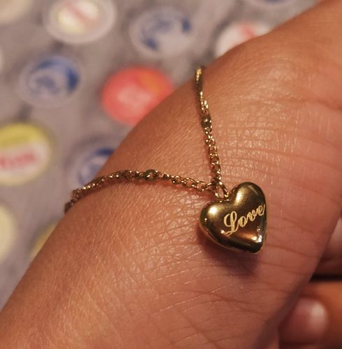 Customer photo review of Women's Choker Necklace Heart Pendant