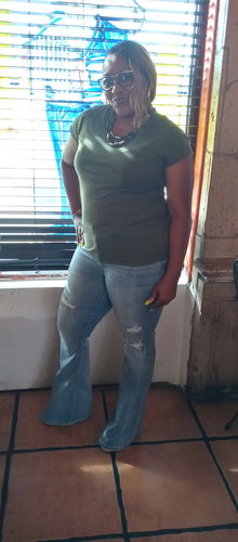 Customer photo review of Judy Blue Get Your Groove Back Jeans