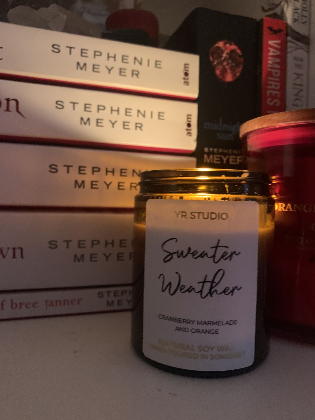 Customer photo review of “Reading on a rainy day” Fresh Linen Candle in Amber Jar