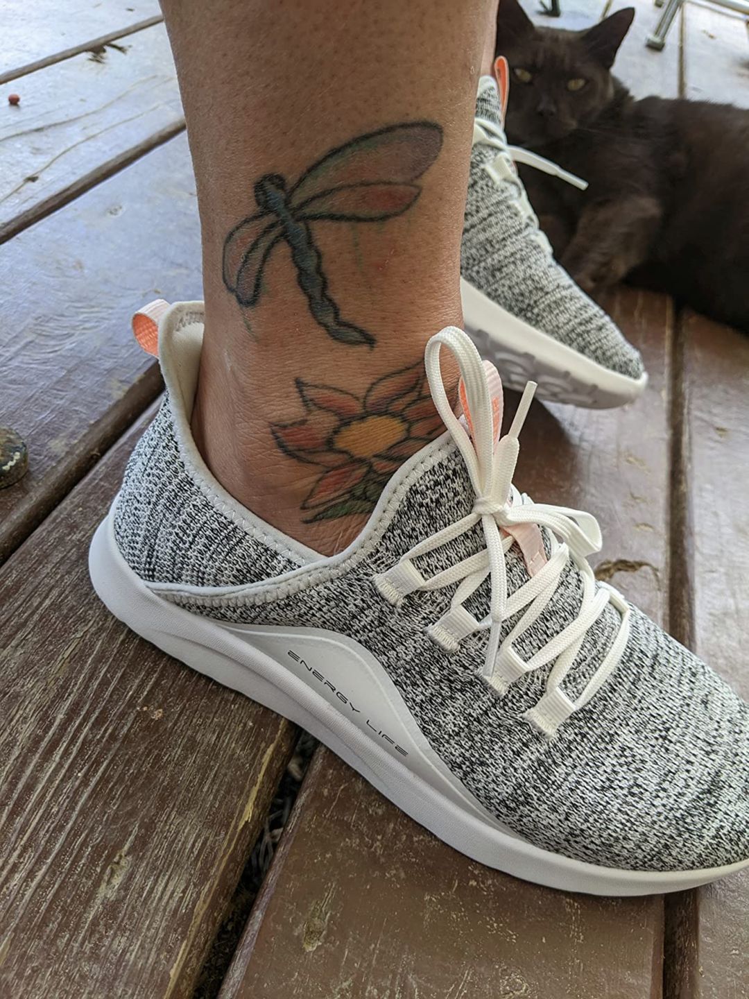 Customer photo review of Aleader Women's Energy Cloud X Sneakers