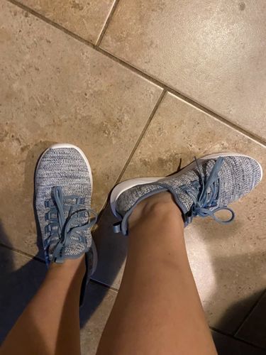 Customer photo review of Aleader Women's Energy Cloud X Sneakers