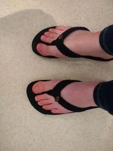 Customer photo review of Aleader Women‘s Comfort Thong Flip Flops