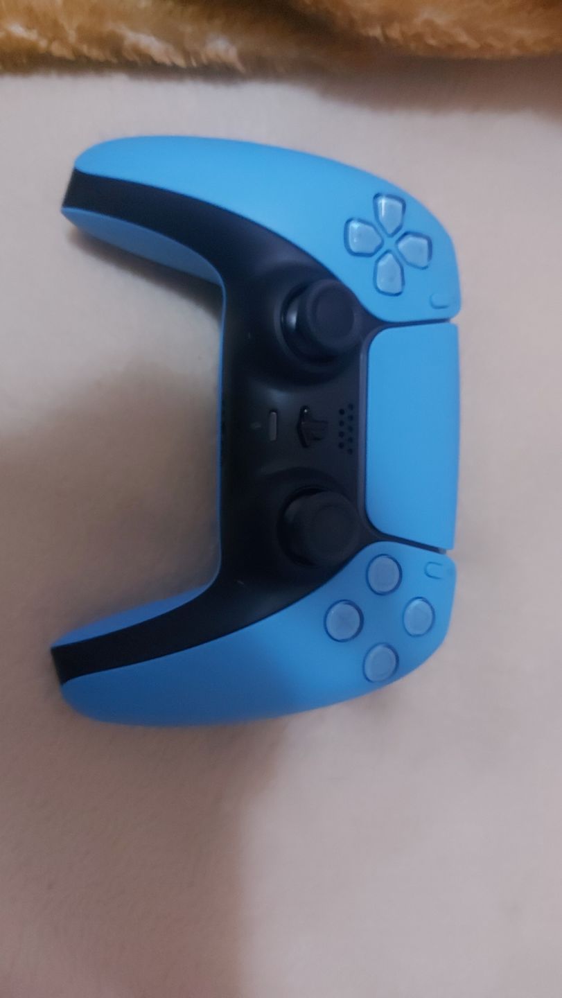 Customer photo review of PlayStation 5 (PS5) DualSense Wireless Controller - Starlight Blue