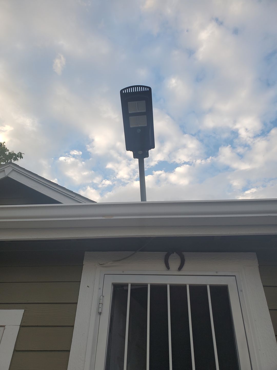 Customer photo review of 140W Solar Street Light 14000 Lumens