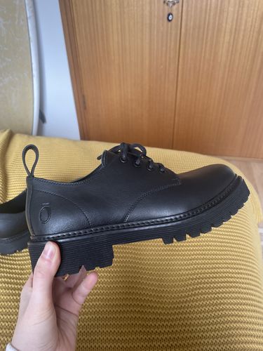 Customer photo review of The Noskin Derby shoe in black
