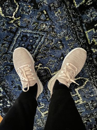 Customer photo review of Aleader Women's Energy Cloud X Sneakers