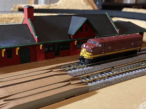 Customer photo review of BLI 6850 EMD F3A, SOO 202B, Maroon & Imitation Gold, Paragon4 Sound/DC/DCC, N