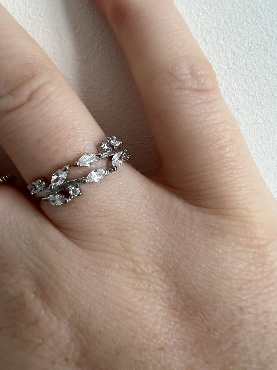 Customer photo review of 18K Crystal Vine Ring