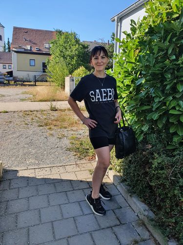 Customer photo review of Lifestyle Damen Oversized T-Shirt washed schwarz by SAEBIS®