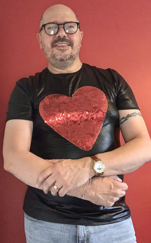 Customer photo review of Mens Shiny Metallic Love Heart Patch T-Shirt SKUJ31312