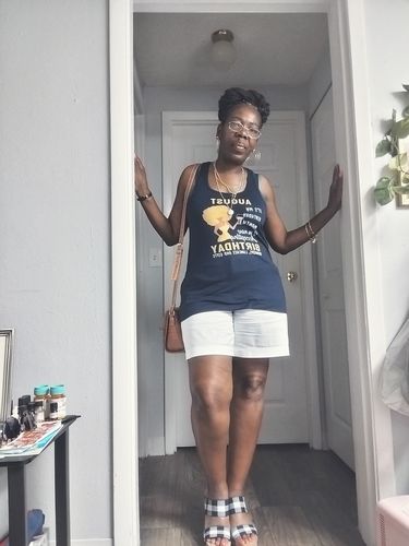 Customer photo review of August Girl: It's My Birthday Month