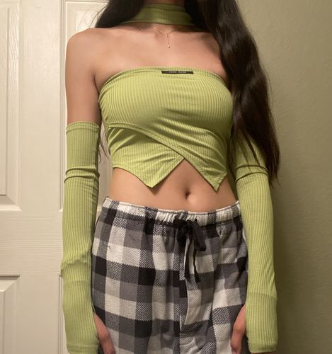 Customer photo review of Ribbed halter gloves crop top