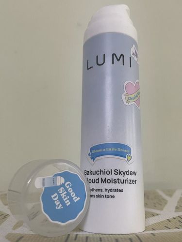 Customer photo review of Bakuchiol Skydew Cloud Moisturizer