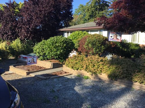Customer photo review of Tiffany Smiley US Senate Yard Sign